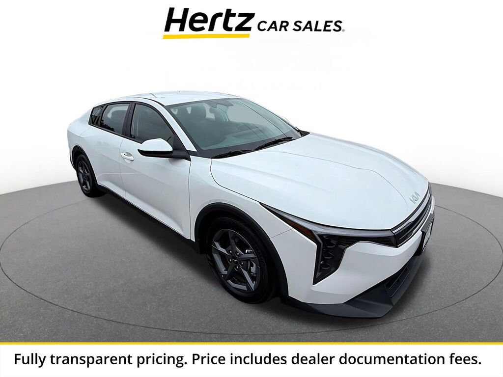 2025 Kia K4 LXS — photo 1 of 13