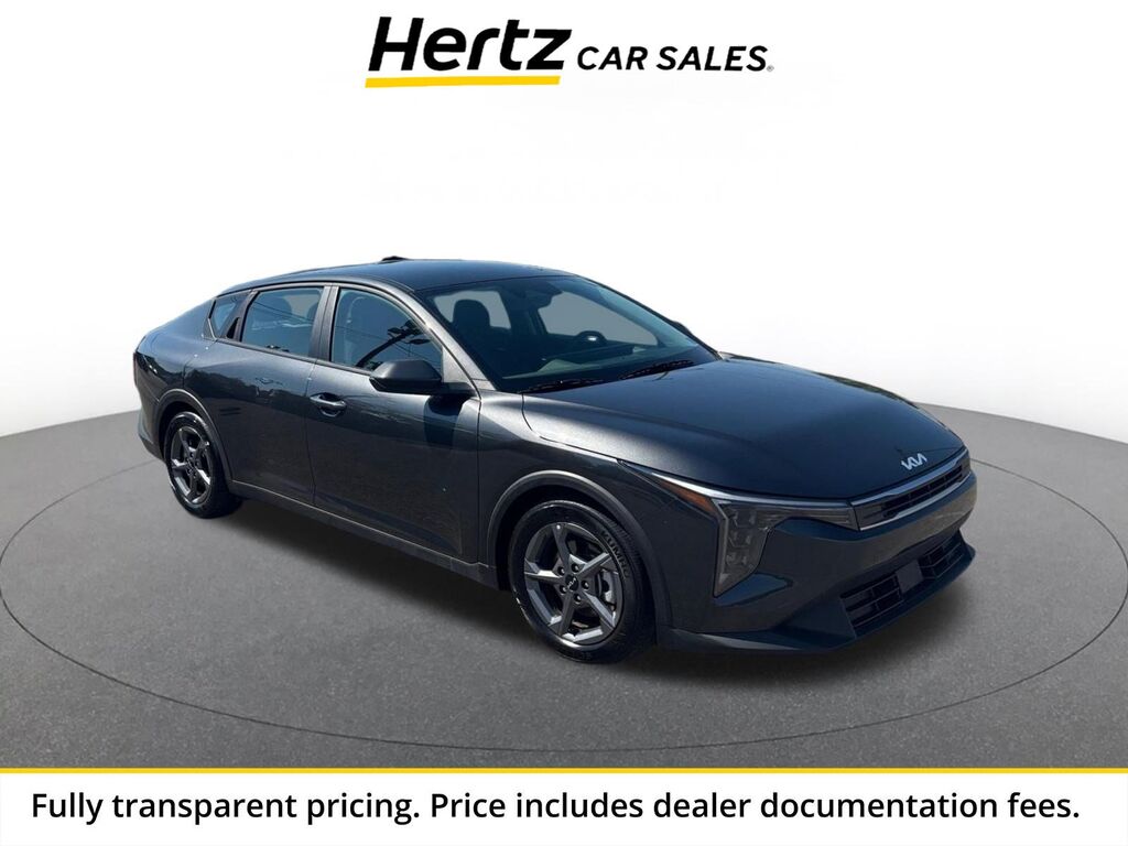 2025 Kia K4 LXS — photo 1 of 13