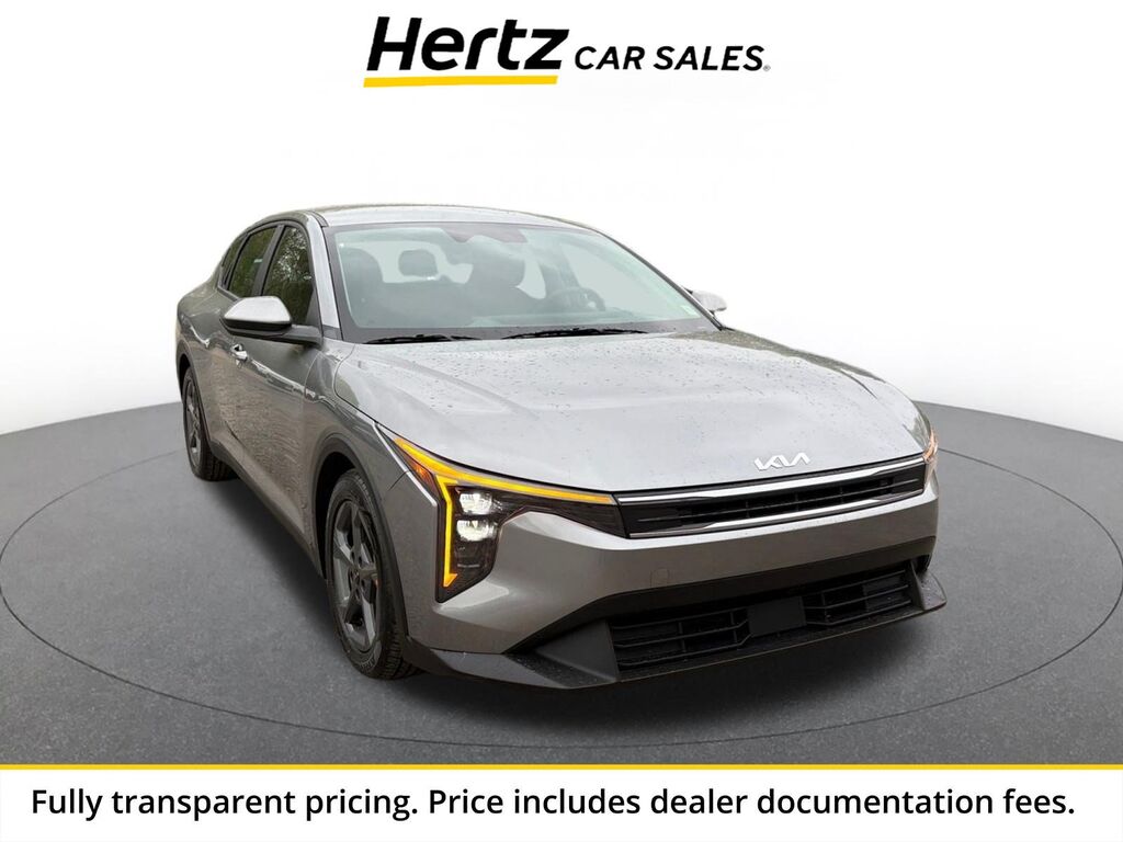 2025 Kia K4 LXS — photo 1 of 13