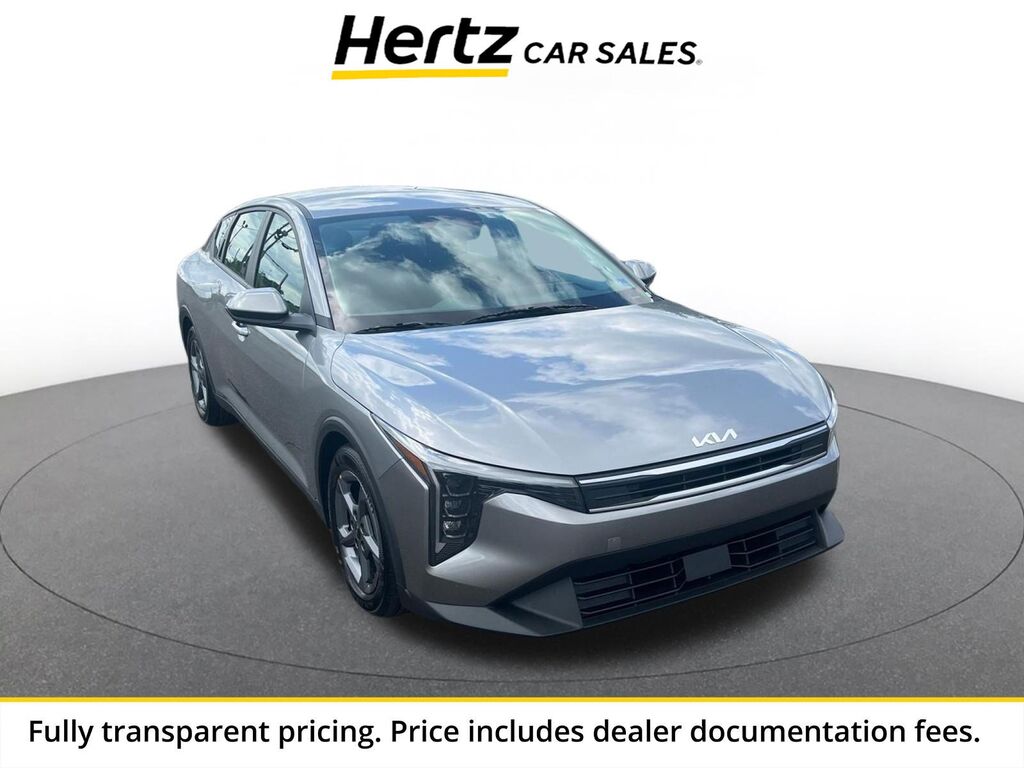 2025 Kia K4 LXS — photo 1 of 13