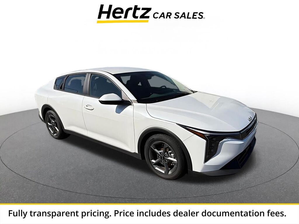 2025 Kia K4 LXS — photo 1 of 13