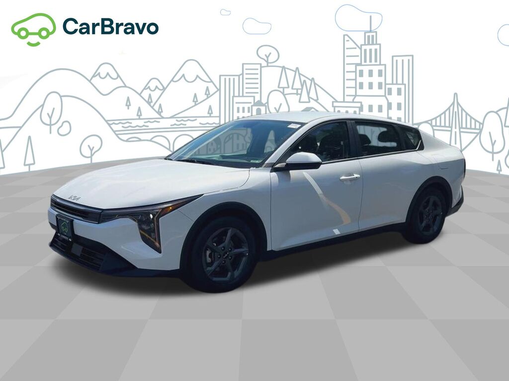 2025 Kia K4 LXS — photo 1 of 6