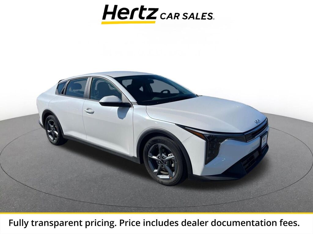 2025 Kia K4 LXS — photo 1 of 13