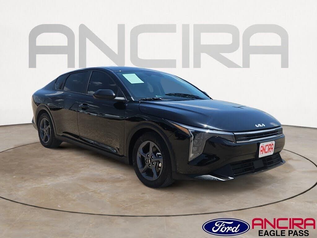 2025 Kia K4 LXS — photo 1 of 1