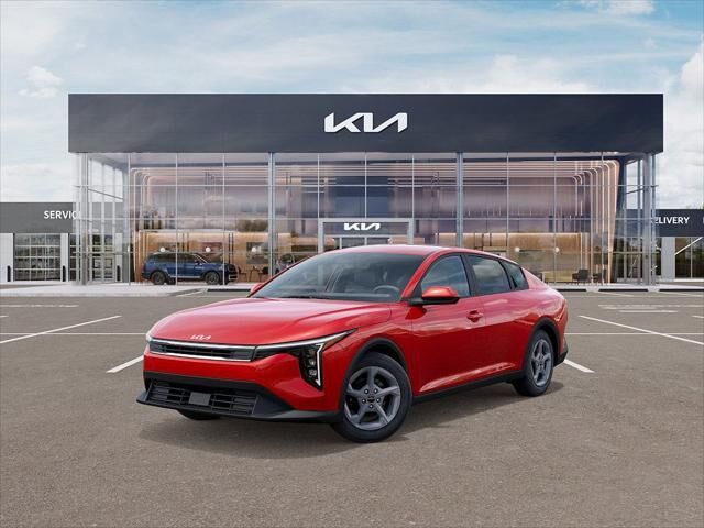2025 Kia K4 LXS — photo 1 of 13