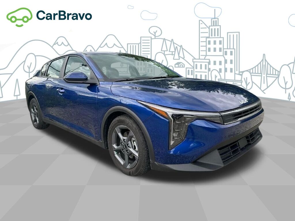 2025 Kia K4 LXS — photo 1 of 1