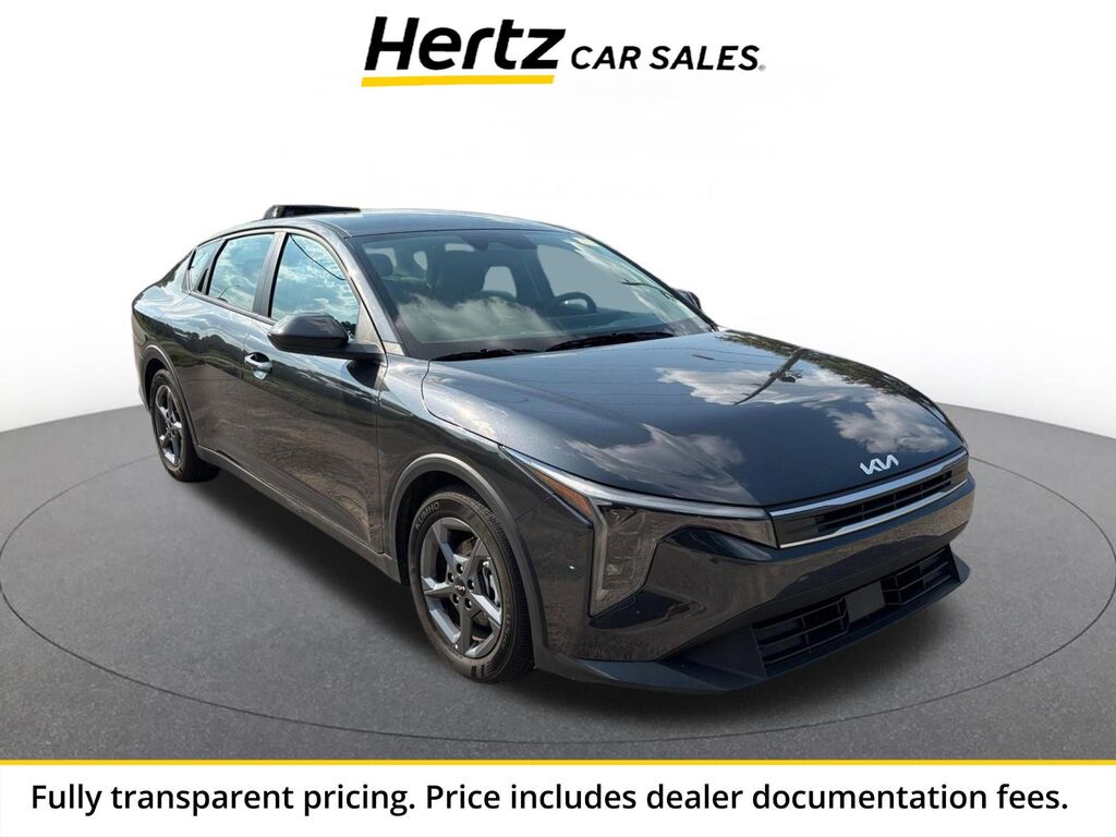 2026 Kia K4 LXS — photo 1 of 13
