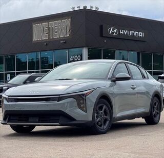 2026 Kia K4 LXS — photo 1 of 13