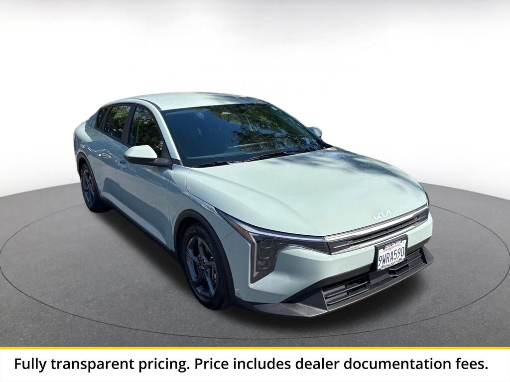 2026 Kia K4 LXS — photo 1 of 1