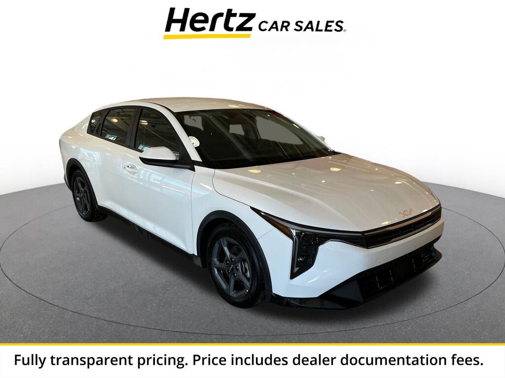 2025 Kia K4 LXS — photo 1 of 13