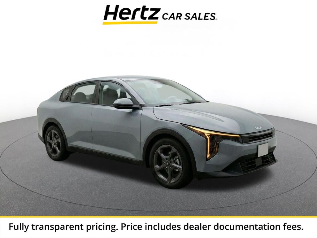 2025 Kia K4 LXS — photo 1 of 10
