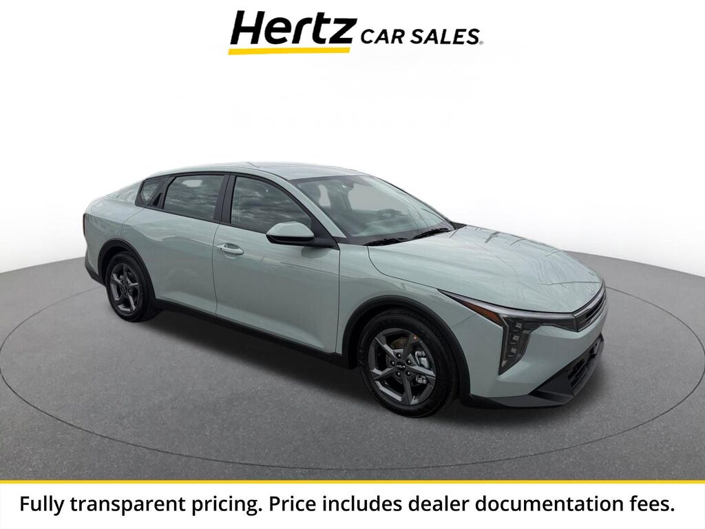 2025 Kia K4 LXS — photo 1 of 13