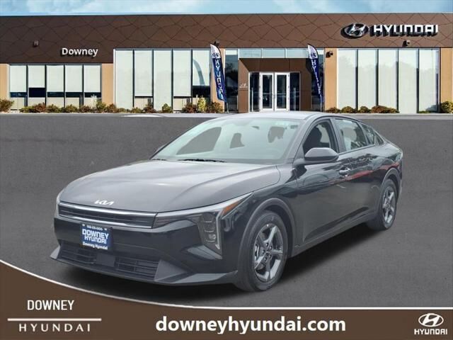 2025 Kia K4 LXS — photo 1 of 26