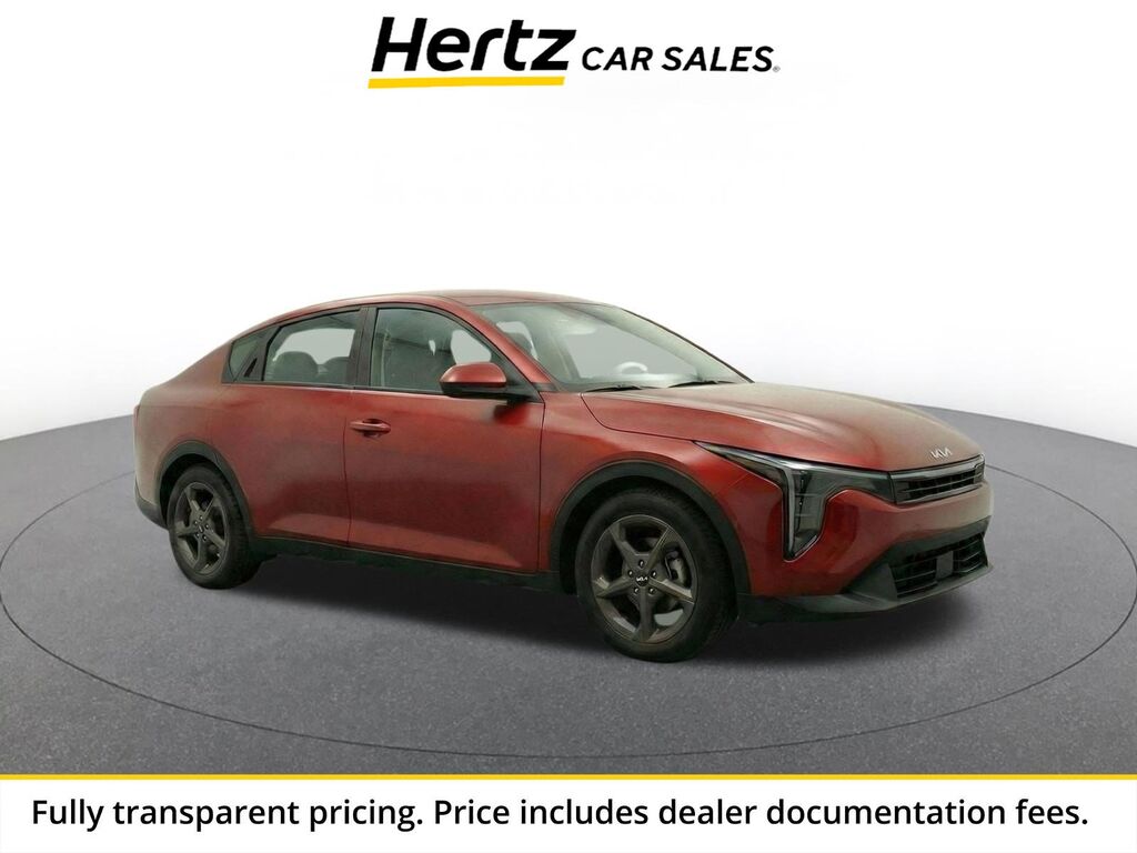 2025 Kia K4 LXS — photo 1 of 11