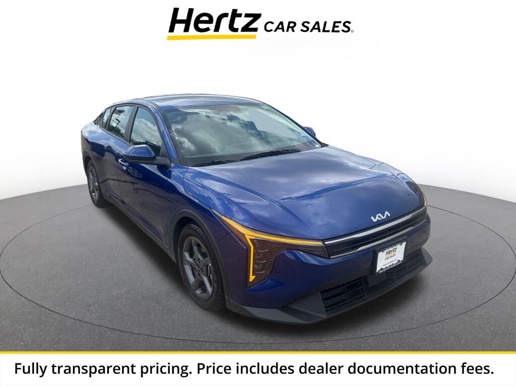2025 Kia K4 LXS — photo 1 of 13
