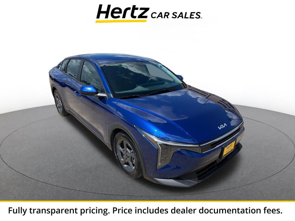 2025 Kia K4 LXS — photo 1 of 13