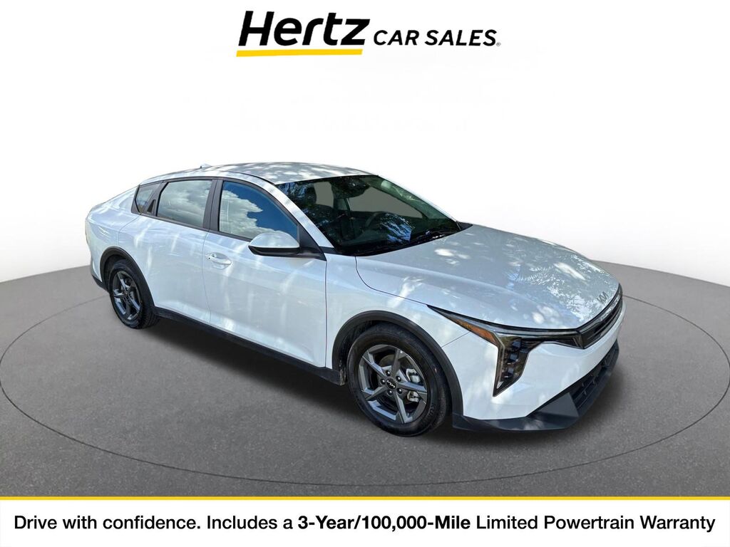 2025 Kia K4 LXS — photo 1 of 11