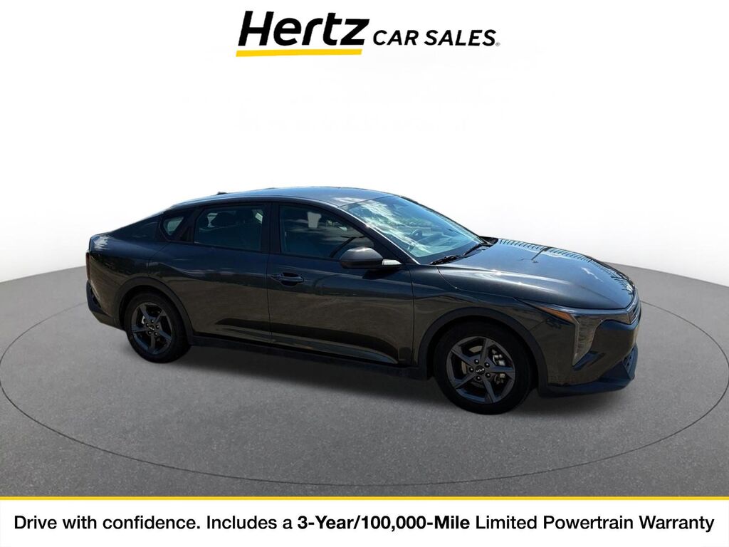 2025 Kia K4 LXS — photo 1 of 11