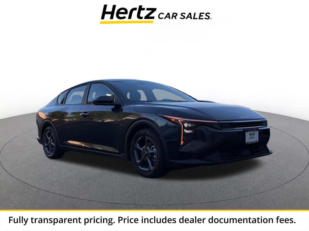 2025 Kia K4 LXS — photo 1 of 13