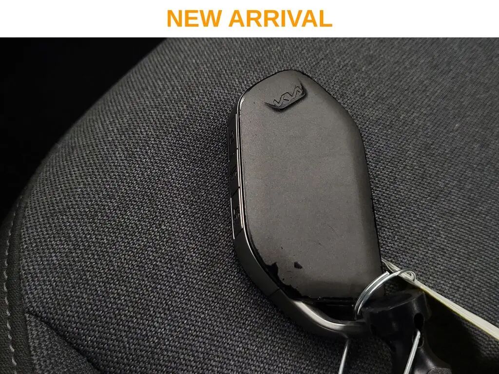 2025 Kia K4 LXS — photo 1 of 46