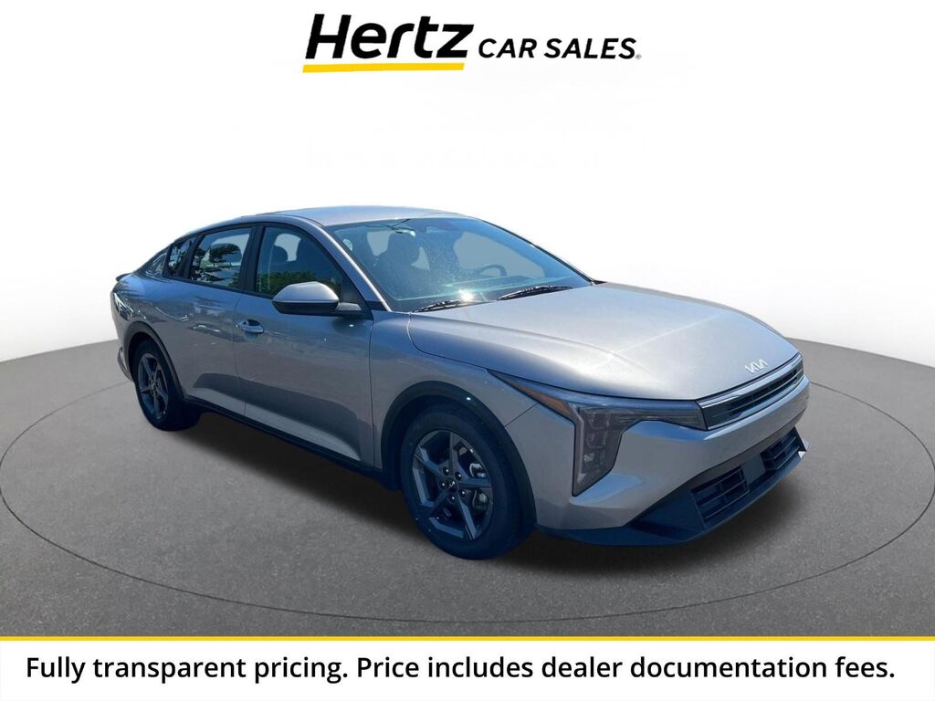 2025 Kia K4 LXS — photo 1 of 13
