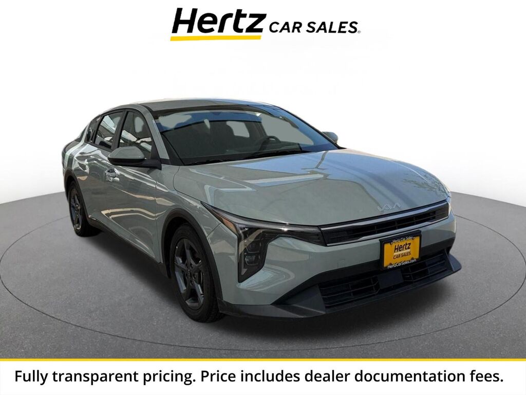 2025 Kia K4 LXS — photo 1 of 13