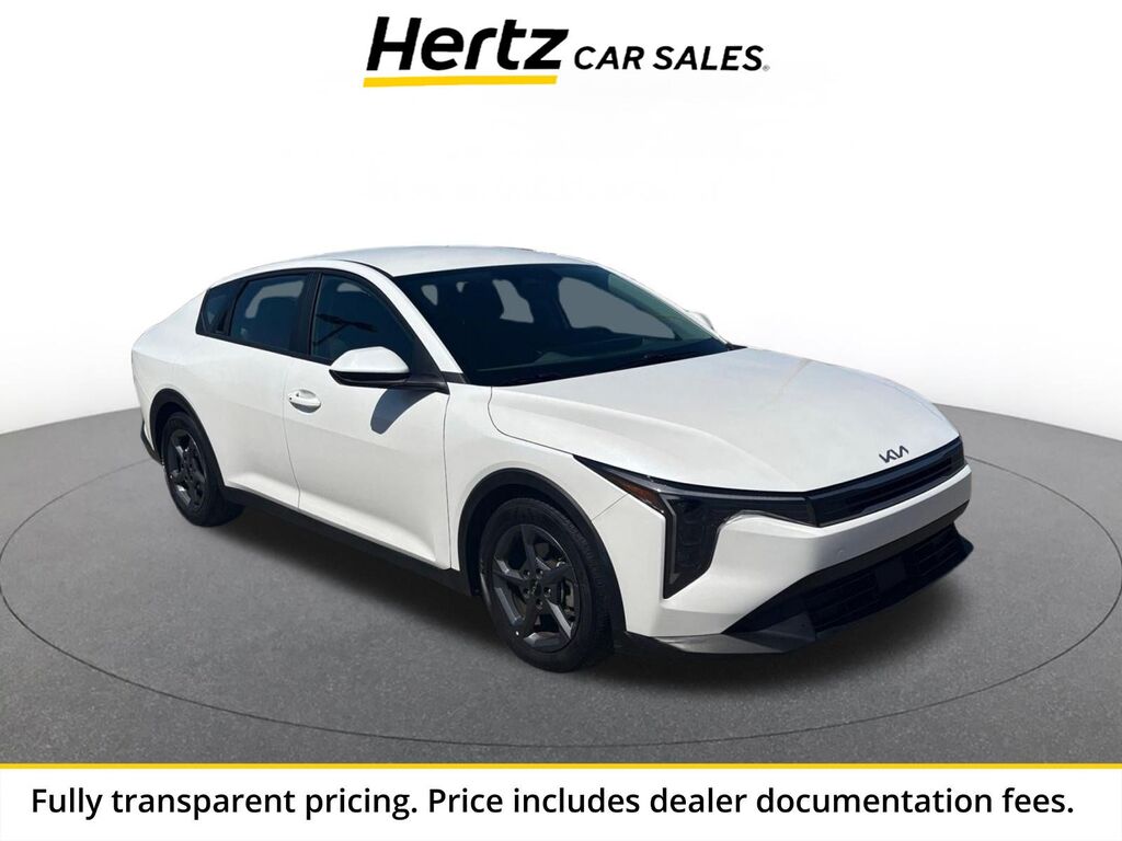 2025 Kia K4 LXS — photo 1 of 13