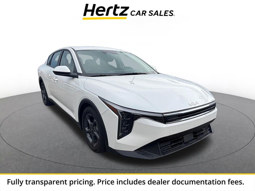 2025 Kia K4 LXS — photo 1 of 13