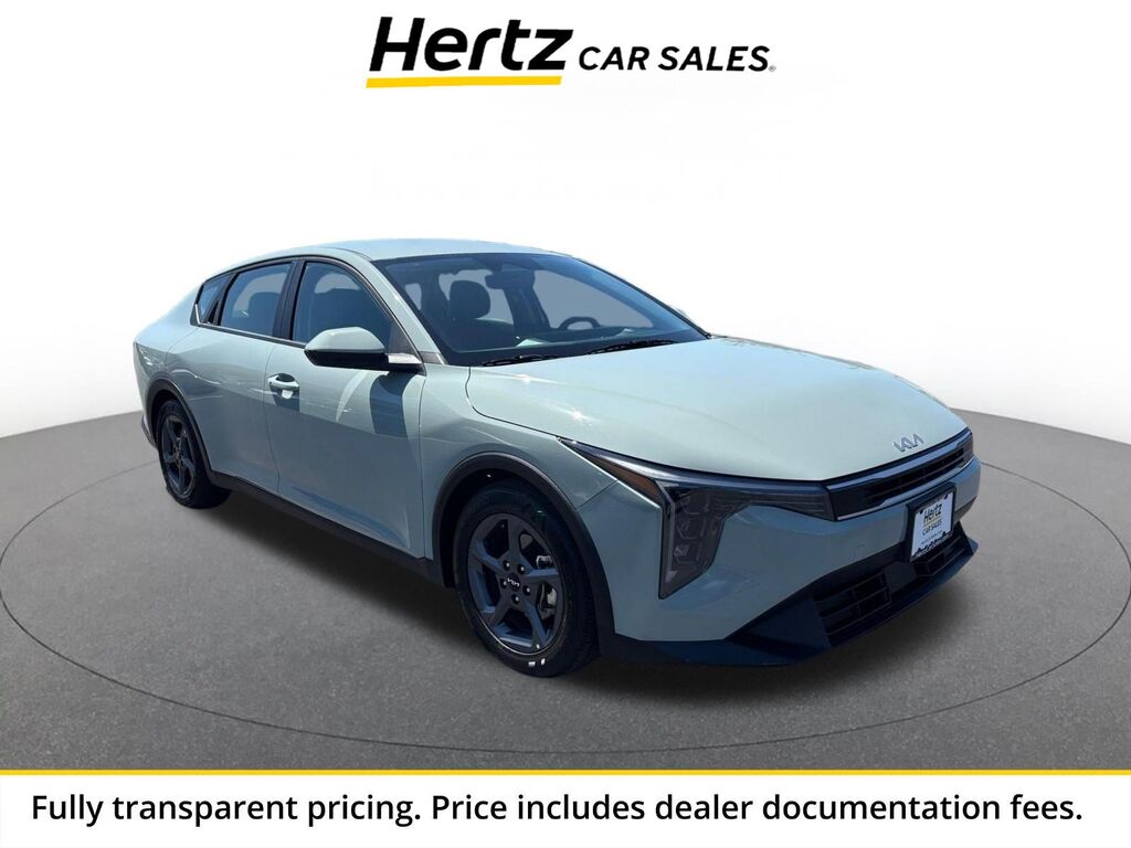 2025 Kia K4 LXS — photo 1 of 13