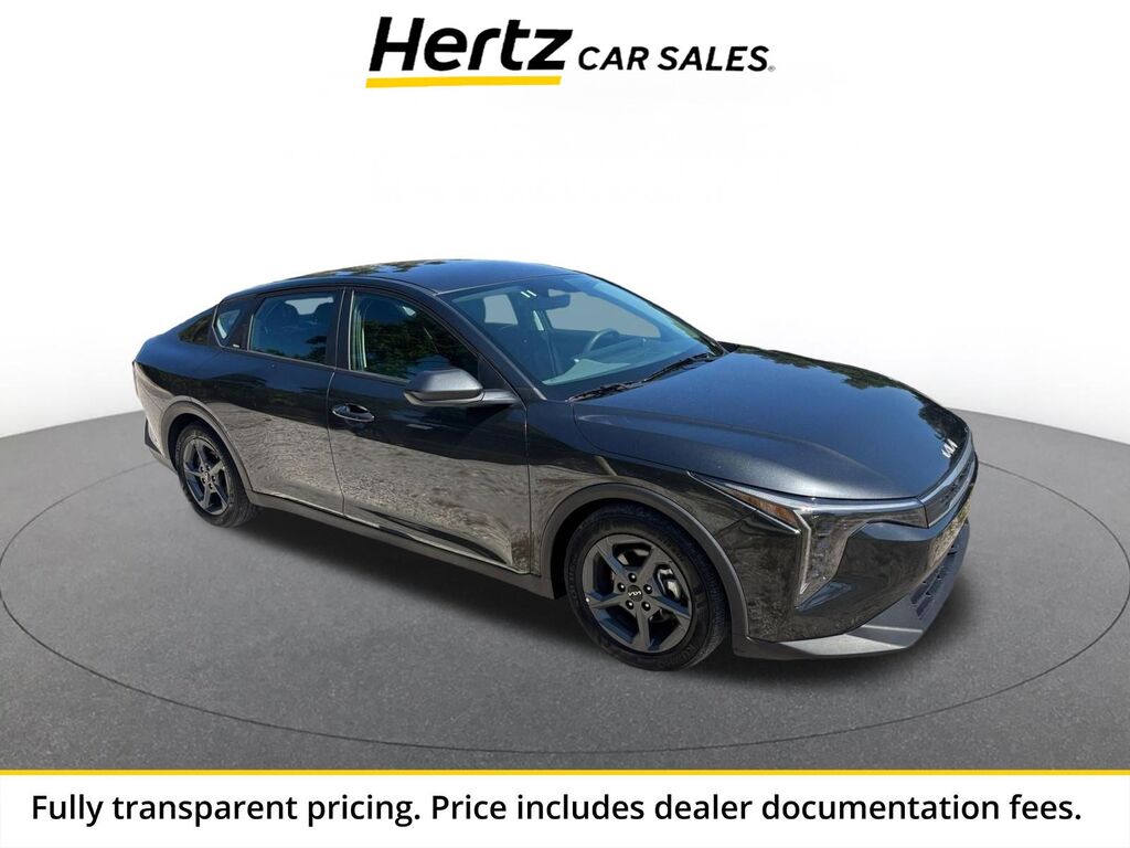 2025 Kia K4 LXS — photo 1 of 13