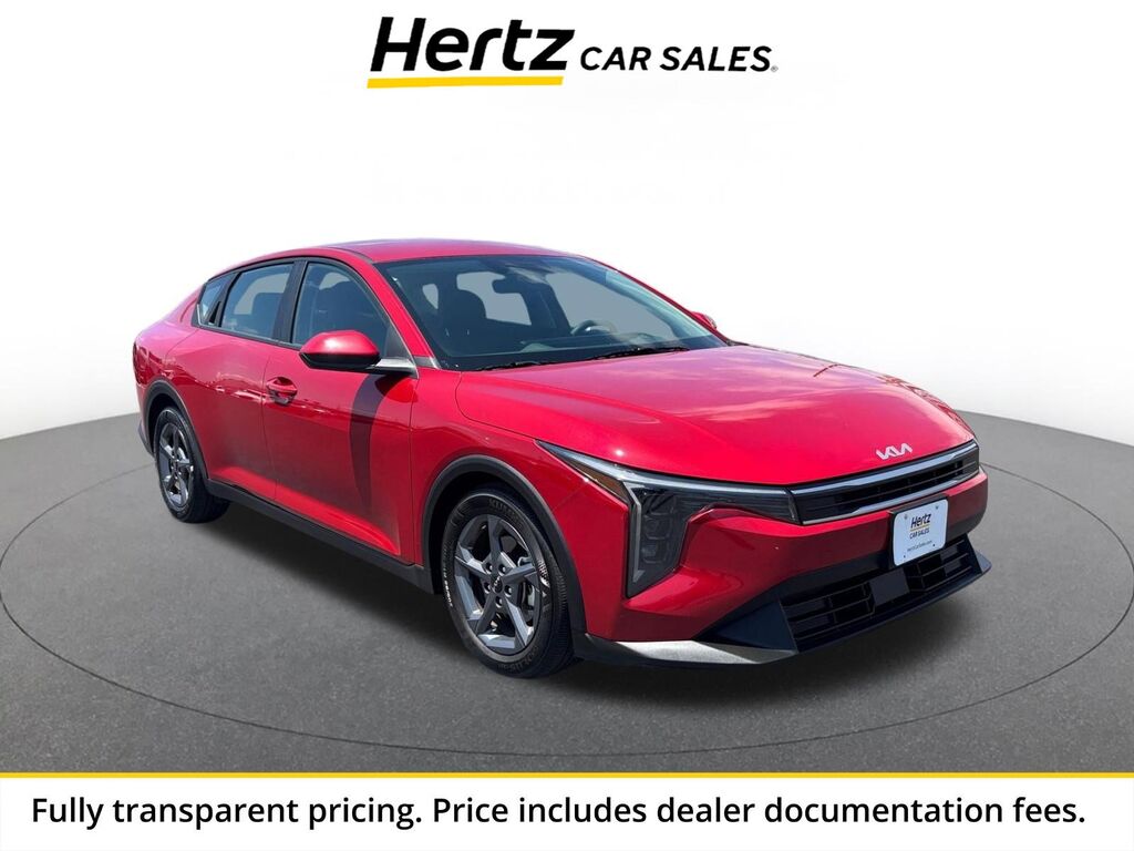 2025 Kia K4 LXS — photo 1 of 13