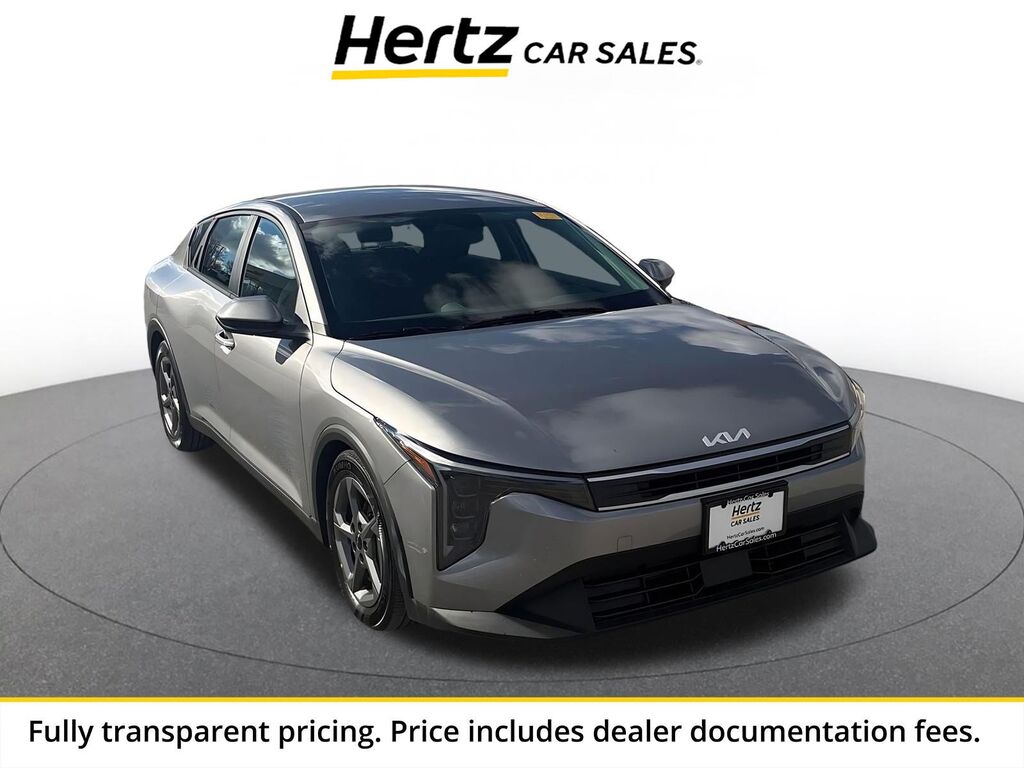 2025 Kia K4 LXS — photo 1 of 13