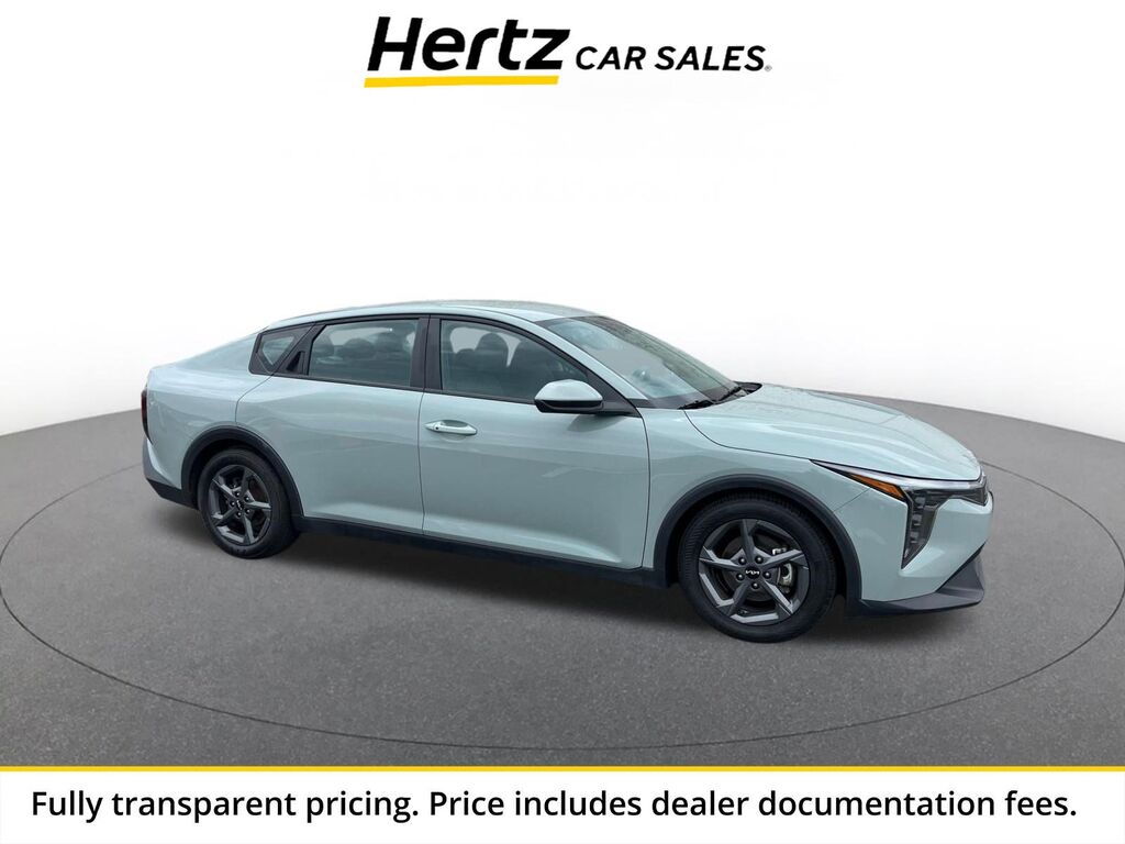 2025 Kia K4 LXS — photo 1 of 13