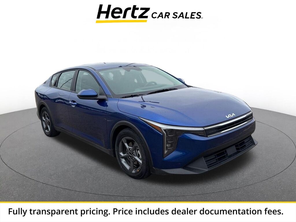 2025 Kia K4 LXS — photo 1 of 13