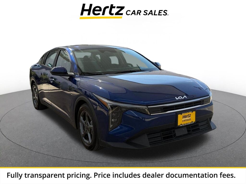 2025 Kia K4 LXS — photo 1 of 13