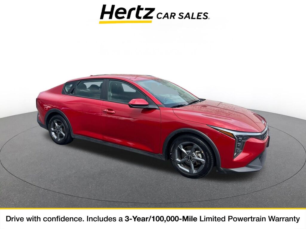 2025 Kia K4 LXS — photo 1 of 11