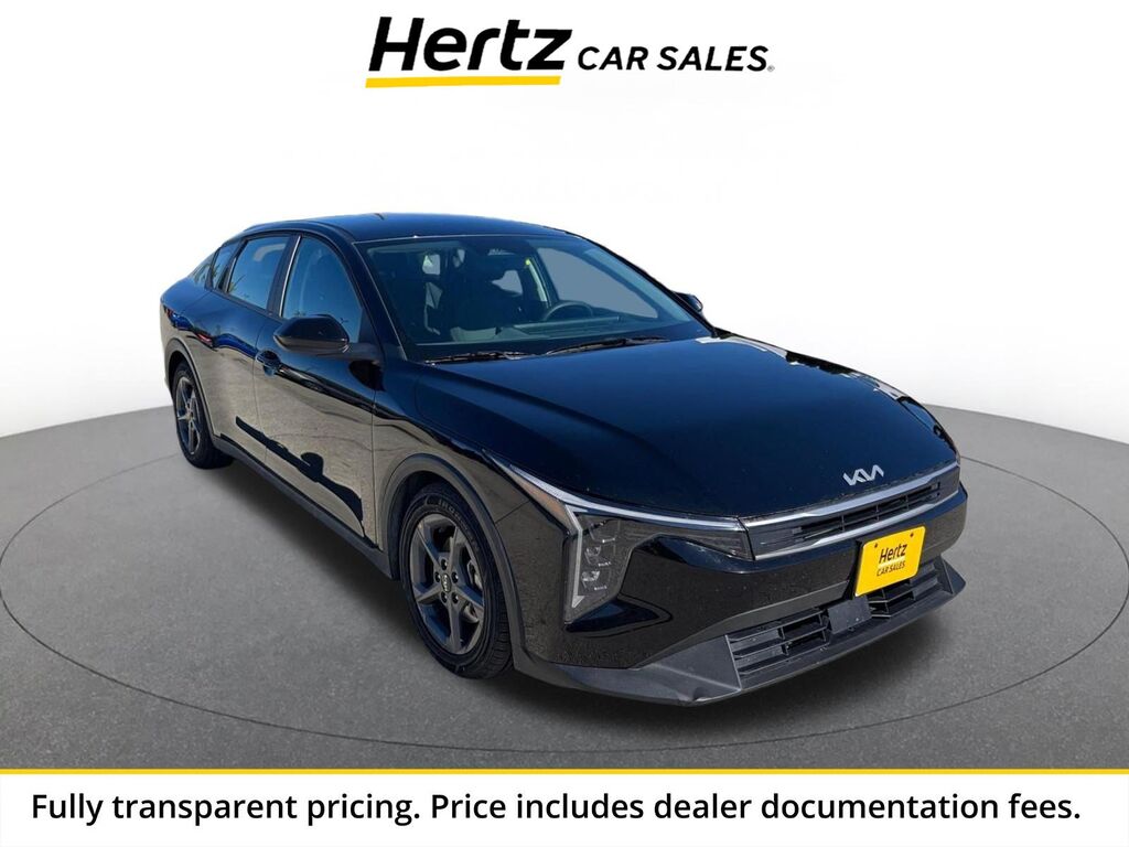 2025 Kia K4 LXS — photo 1 of 13