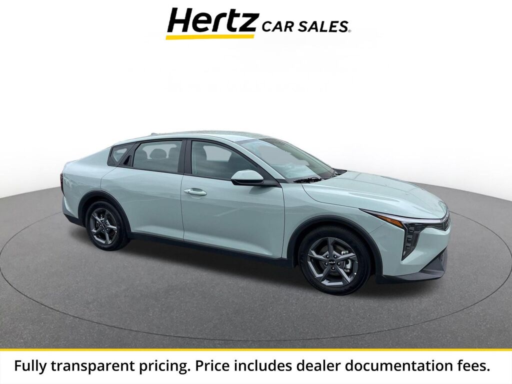 2025 Kia K4 LXS — photo 1 of 13
