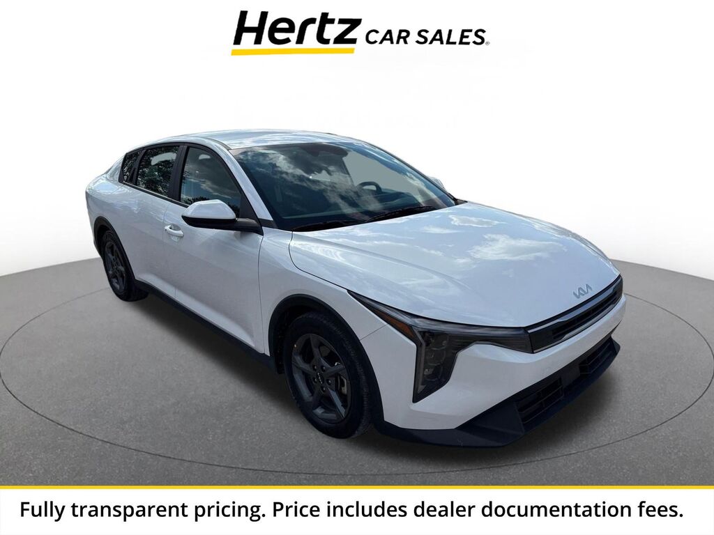 2025 Kia K4 LXS — photo 1 of 13