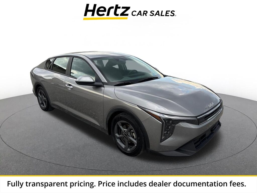 2025 Kia K4 LXS — photo 1 of 13