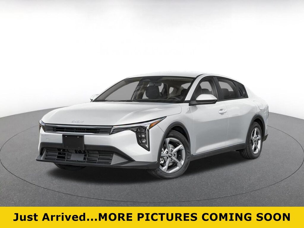 2026 Kia K4 LXS — photo 1 of 3