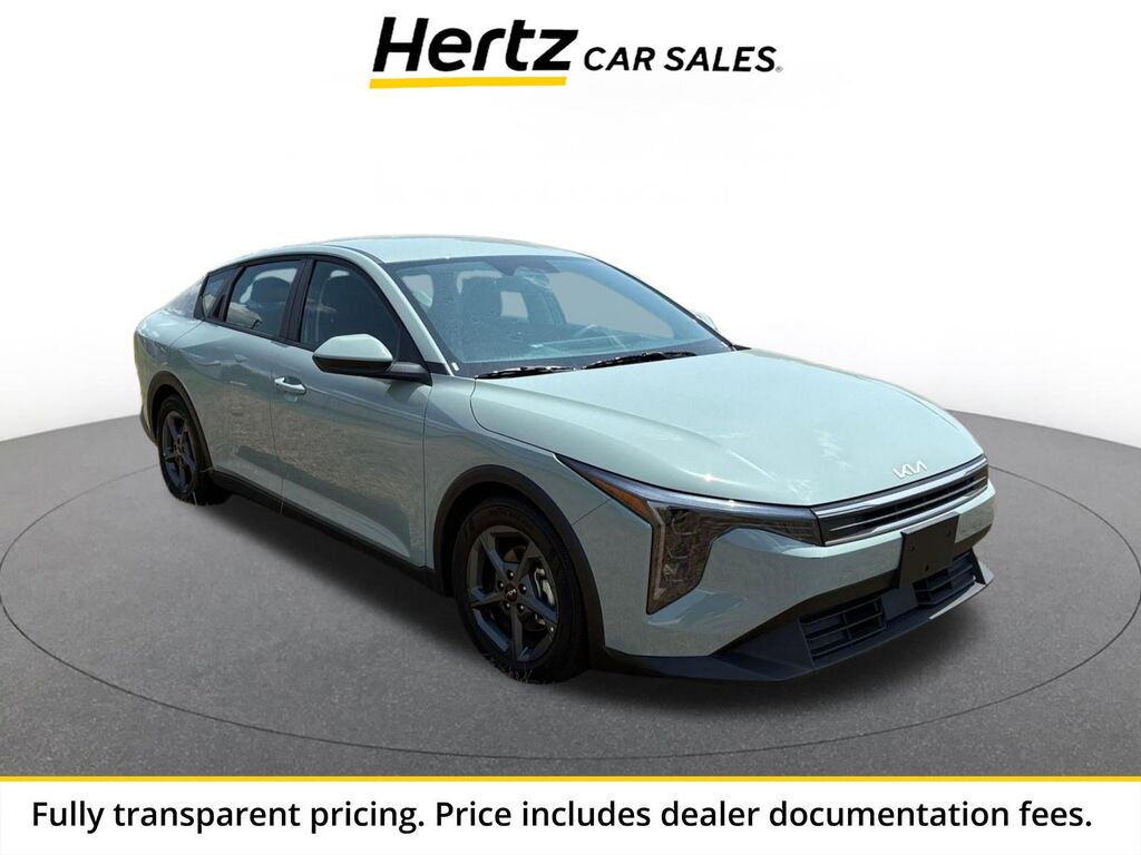 2026 Kia K4 LXS — photo 1 of 13