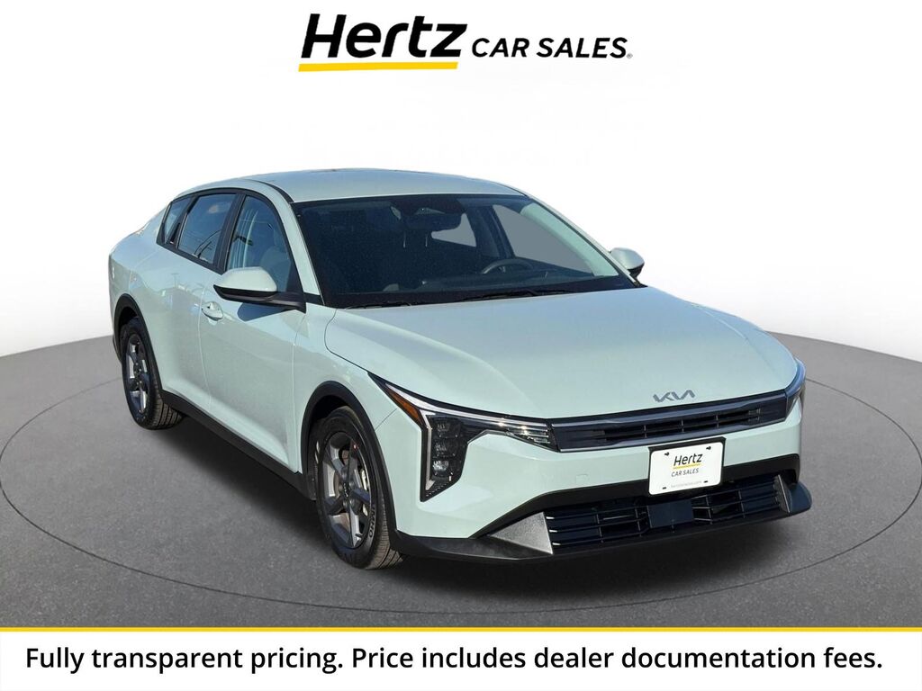 2026 Kia K4 LXS — photo 1 of 13