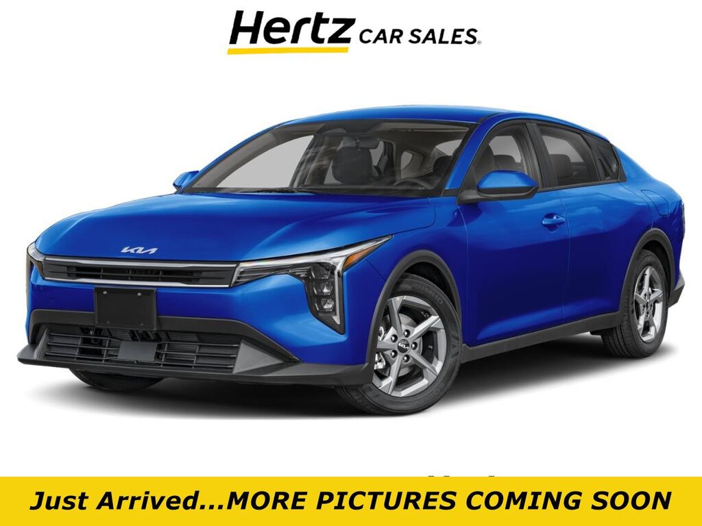 2026 Kia K4 LXS — photo 1 of 17