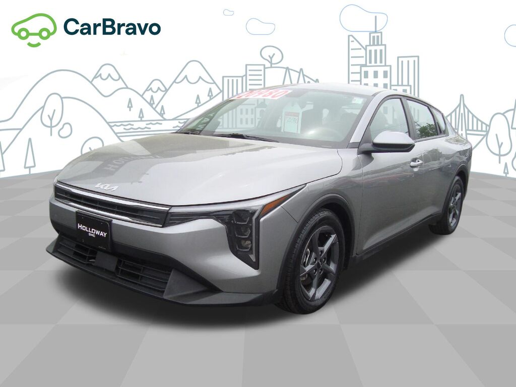 2025 Kia K4 LXS — photo 1 of 6