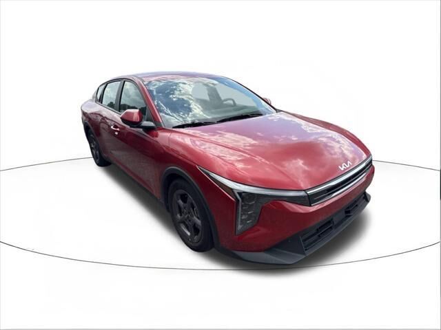 2025 Kia K4 LXS — photo 1 of 4