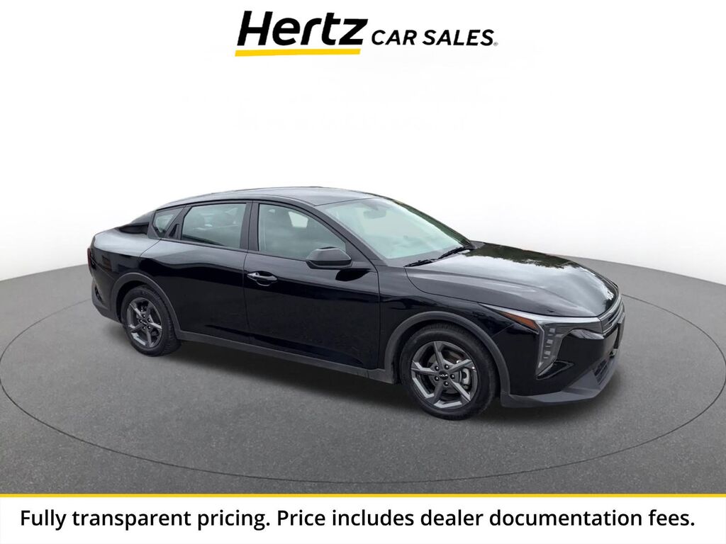 2025 Kia K4 LXS — photo 1 of 13