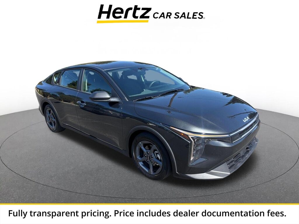 2025 Kia K4 LXS — photo 1 of 13