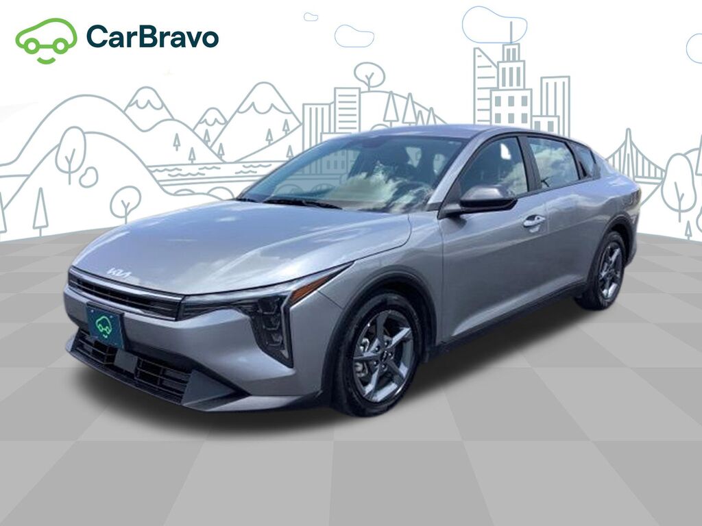 2025 Kia K4 LXS — photo 1 of 6