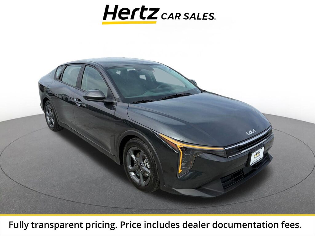 2025 Kia K4 LXS — photo 1 of 13